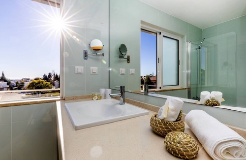 Carvoeiro Hotel | Hello Villas Algarve