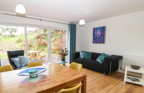 Dinas House | Hen Gapel