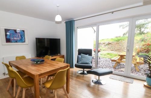 Dinas House | Hen Gapel