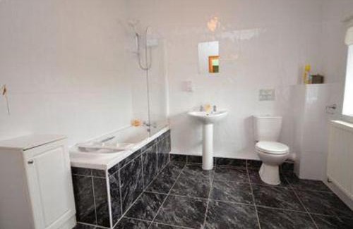 Rhyd-y-foel House | Henblas Holiday Cottages