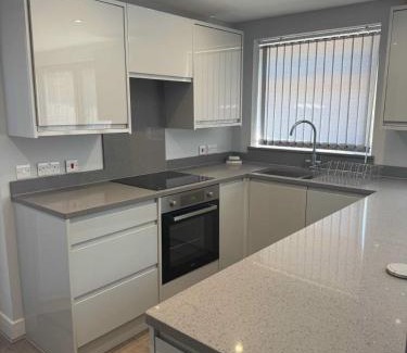 Clifton House | Henlow - Double Bedroom Private Bathroom - Room 2