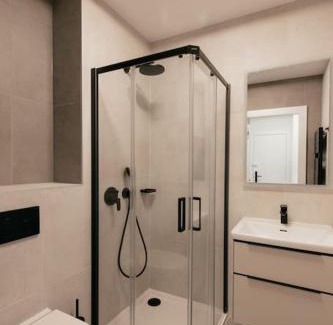 Cessange Apartment | Henry's Appt with a private Suite 413 - Shared kitchen
