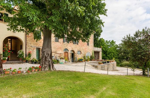 Tredozio House | Heritage Holiday Home in Emilia-Romagna with Pool