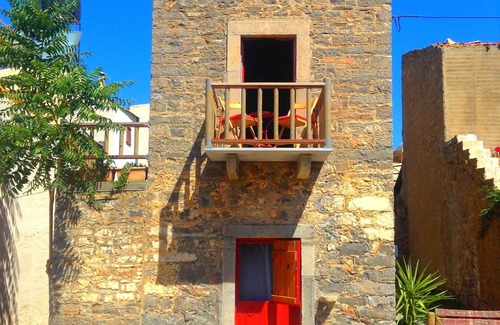 Neapoli House | Heritage Home Windmill 1853