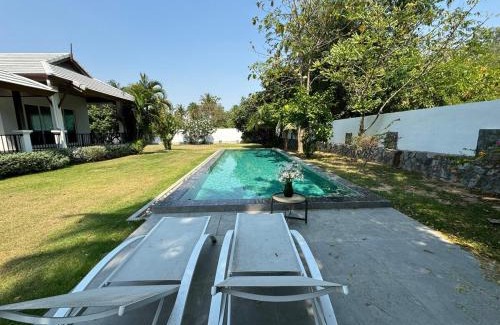 Nong Prue Villa | Hermit villa 3BR 4KingBeds 4BA 8Hr Butler
