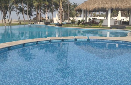 Puente del Mar House | Hermosa Casa con Club de Playa Exclusivo 1