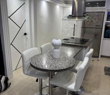 Caraballeda Apartment | Hermoso Apartamento en la Guaira Urbanización La Llanada