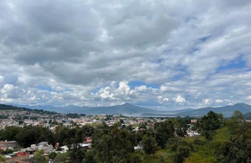 Patzcuaro Apartment | Hermoso Departamento, WiFi, terraza vista al Lago de Pátzcuaro, elevador, free parking
