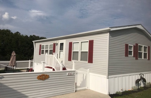 Assateague Pointe House | Heron Hut - 2 bdrm, 1 bath home on quite pond with private WIFI