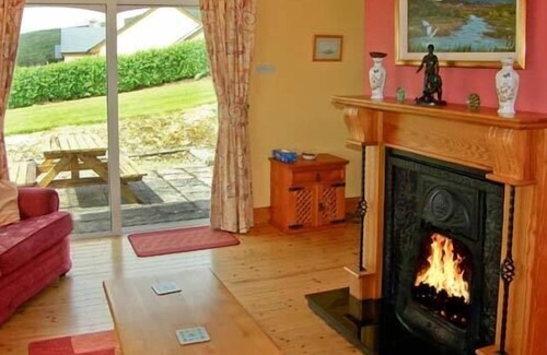 Banna Cottage | HERON'S NEST, family friendly, with open fire in Inch, County Kerry