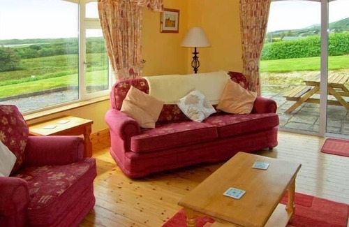 Banna Cottage | HERON'S NEST, family friendly, with open fire in Inch, County Kerry