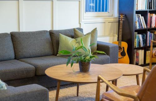 Borgarnes House | Hestaland Guesthouse Horse Farm Stay