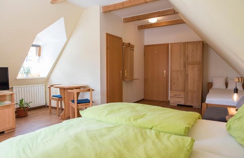 Krumau am Kamp House | heurigengasthof prinz