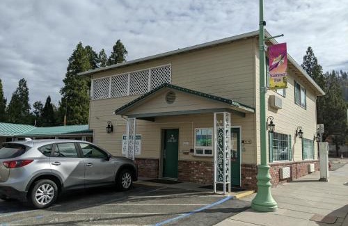 Weed Hotel | Hi-Lo Motel, Cafe and RV Park Mount Shasta Area