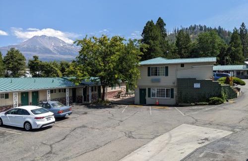 Weed Hotel | Hi-Lo Motel, Cafe and RV Park Mount Shasta Area