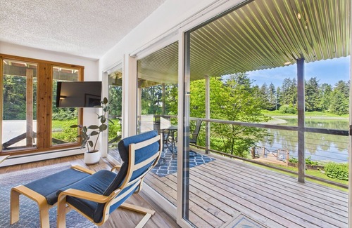 Juneau Apartment | Hi Tide Retreat w/Bayfront Deck & Ocean Views
