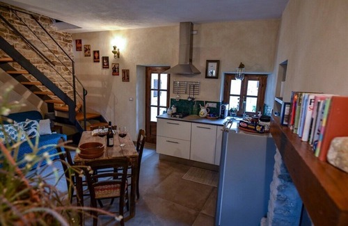 Castino House | Hibiscus of Gautier, suggestive small house with private garden in a medieval village