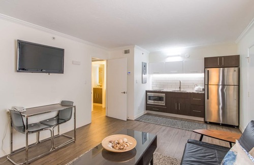 Sarasota Apartment | Hibiscus Suites - Gateway to Siesta Key