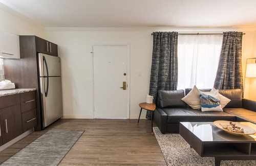 Sarasota Apartment | Hibiscus Suites - Gateway to Siesta Key