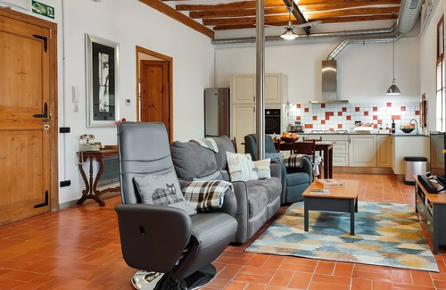 Barbera de la Conca House | Hidden gem with spectacular rooftop chillout area