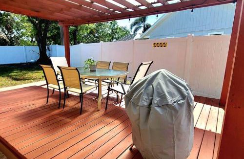 Country Oaks House | Hidden Gem Home in Sarasota, UTC Mall, Nathan Benderson Park, Siesta Key Beach