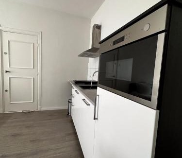 Delft Apartment | Hidden Gem next to TU Delft Campus Family house P40