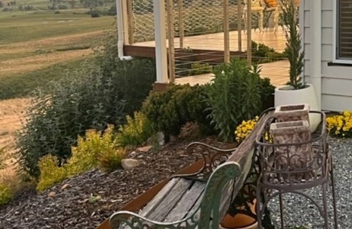 Oberon House | Hidden gem with magnificent view of Oberon Lake