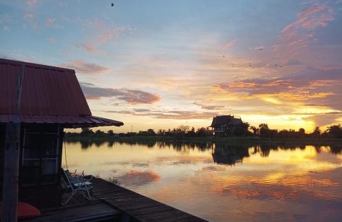 Nakhon Chai Si House | Hidden Holiday House