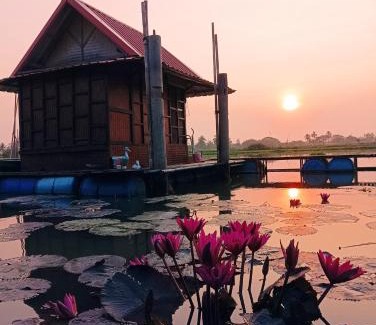 Nakhon Chai Si House | Hidden Holiday House