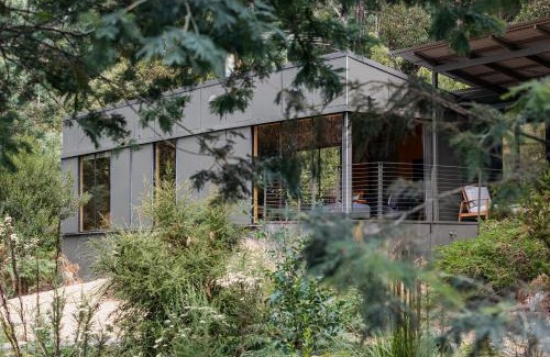 Police Point Villa | Hidden on Huon