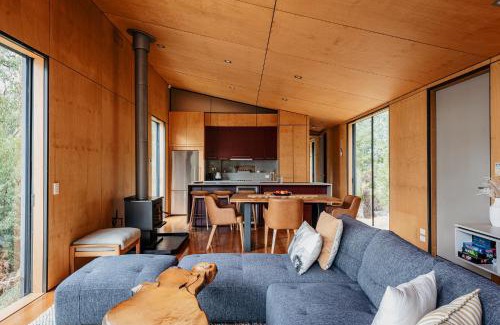 Police Point Villa | Hidden on Huon
