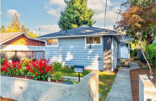 Hillwood House | Hidden Renovated Garden Cottage Near Costco I99
