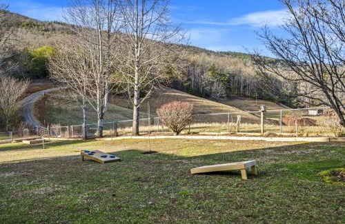 Walland House | Hidden Star Hideaway-Blackberry Farm-Smoky Mtn Nat Park-Hot Tub- Fire Pit- Fenced Yard- Pet Friendly
