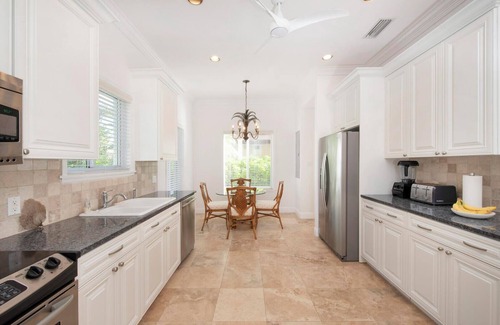 Breakers Villa | Hidden Treasure by Grand Cayman Villas