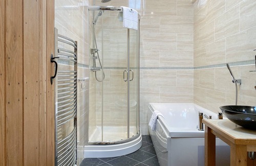 Marhamchurch House | Hideaway for Two, Underfloor Heated, Impressive Four Poster Plank Bed