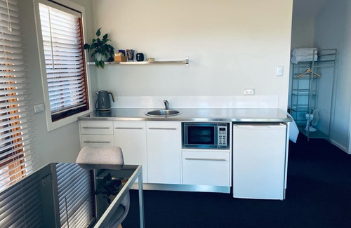 Lindisfarne Apartment | Hideaway Studio Accommodation