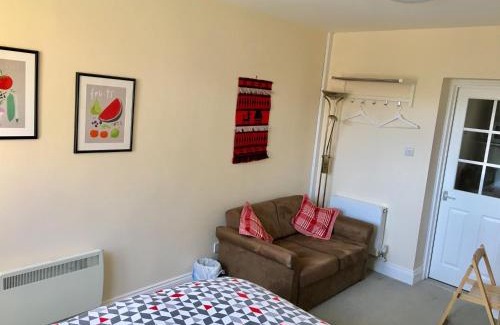 Sevenoaks Apartment | High Banks studio