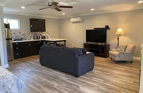 Columbia House | High End Guest House by I-5, Bethel, Simpson