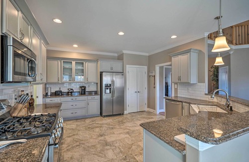 High Point House | High Point Home ~ 1 Mi to Oak Hollow Lake!