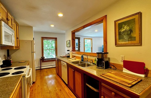 Camden Apartment | High Street Haven, large apartment steps to the harbor and Camden Village