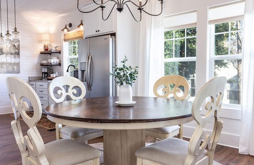 Cleveland House | Highland Gold+ Gather Family+Friends+make memories