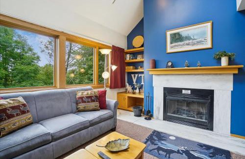 Central Vermont- Killington House | Highridge E10 Cozy One Bedroom Loft with Fireplace and Pool Access
