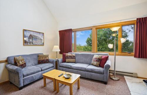 Central Vermont- Killington House | Highridge E10 Cozy One Bedroom Loft with Fireplace and Pool Access