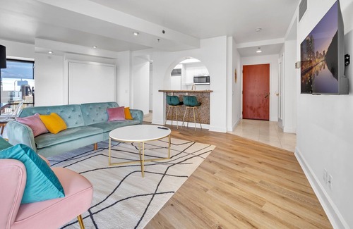 Pacific Terrace Condo | Highrise Living - San Diego Bay View from the 32-Floor - Downtown SD