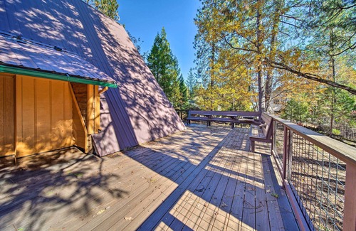 Trinity Center Cottage | Hike & Fish, < 1 Mi to Trinity Lake: Rustic Cabin!