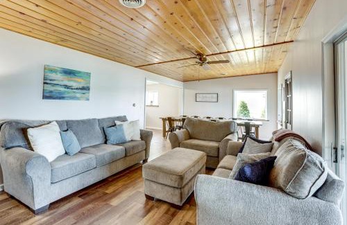 Baldwin House | Hike, Fish and Explore Lakefront Cottage in Baldwin