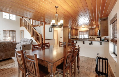 Williams Cabin | Hike & Fish: Parks Cabin w/Balcony & Forest Views