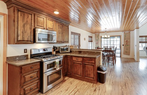 Williams Cabin | Hike & Fish: Parks Cabin w/Balcony & Forest Views