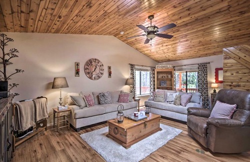 Pine House | Hildas Cabin Mtn-View Retreat in Pine!