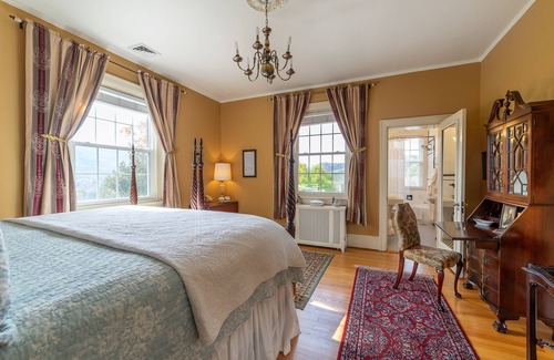 Clifton Forge Bed & Breakfast | Hillcrest Mansion Inn